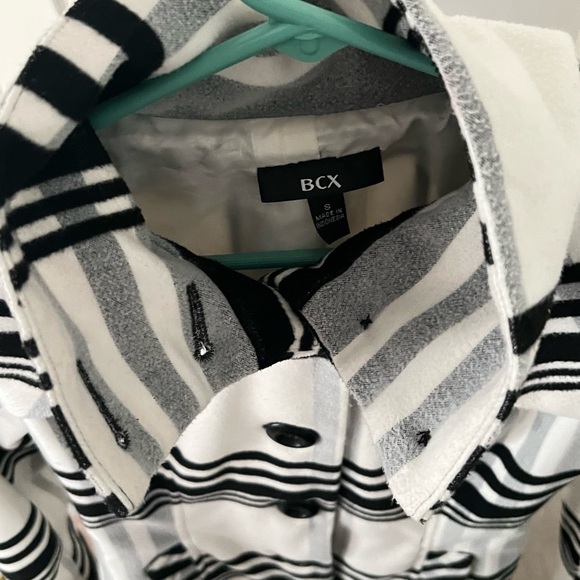 Bcx White and Black Striped Coat size (S) worn one very nice and vintage looking - Picture 2 of 3